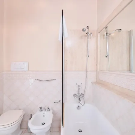 Penthouse With A View Of - 2 Bedrooms And 2 Bathrooms Rome